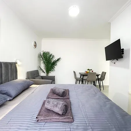 Azure Horizon Living Appartement